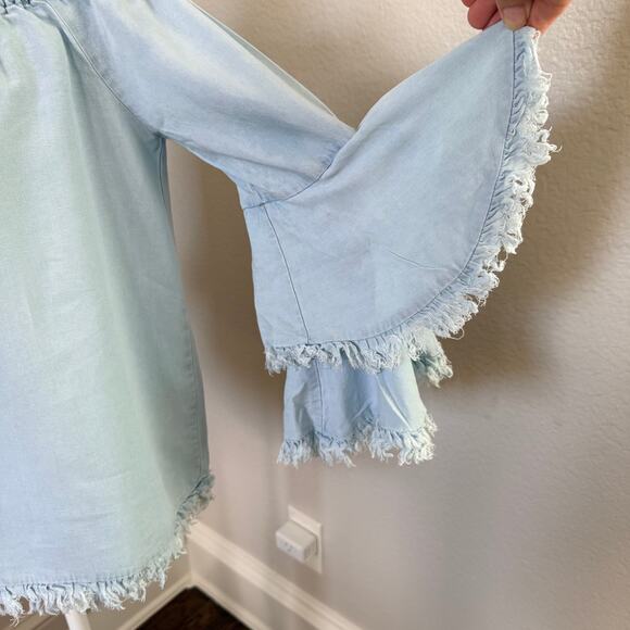 Boston Proper Off-the-Shoulder Chambray Fringe Bell Sleeve Boho Top M Light Blue - Picture 3 of 7